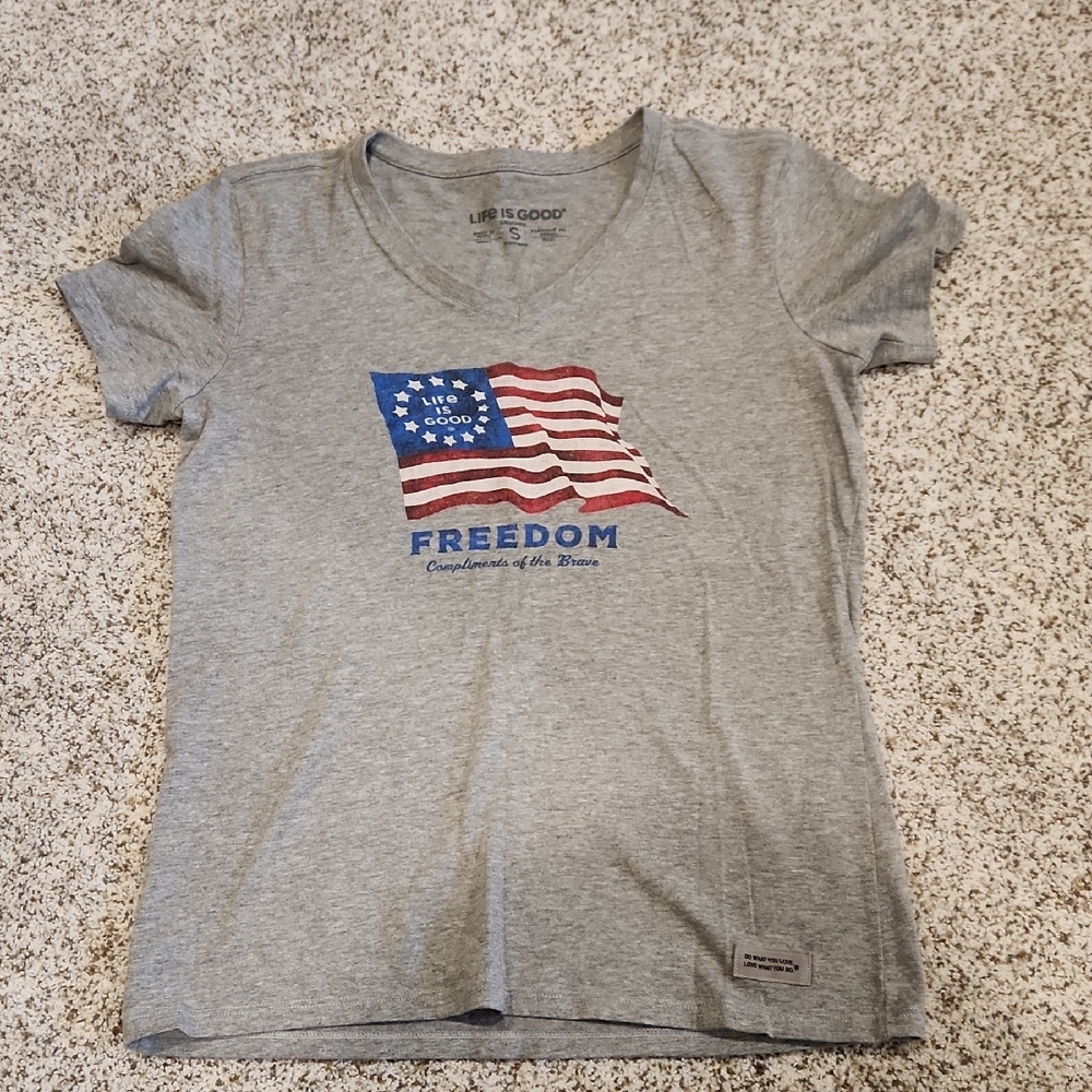 Life Is Good Gray Freedom Tee